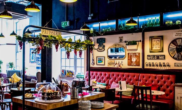 With on-site Caffe Bracchi, Craft of Hearts craft shop and workshops and the Chocolate House workshops and sweet treats, it’s a great experience for e